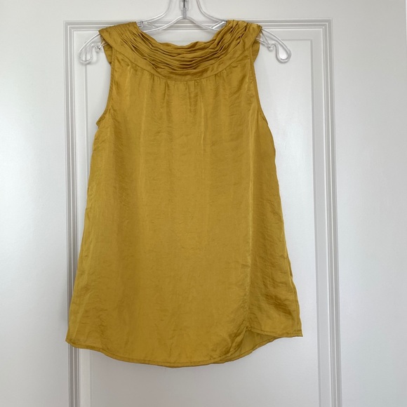 Loft Top - Picture 3 of 5